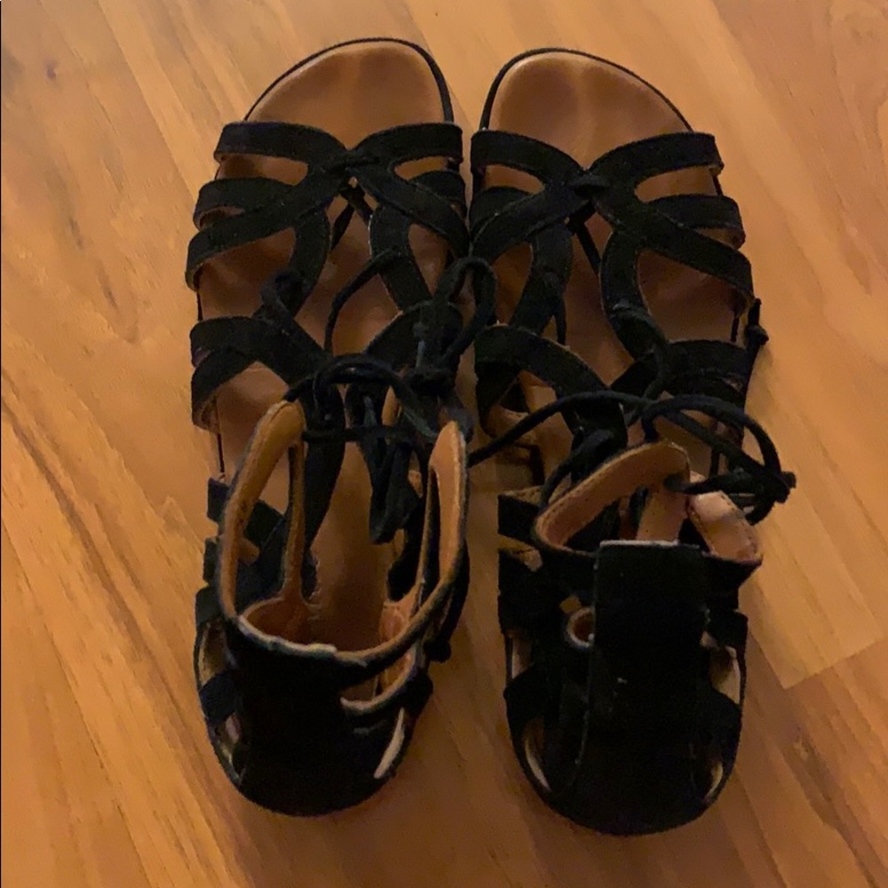 Gentle souls sandals sz 6